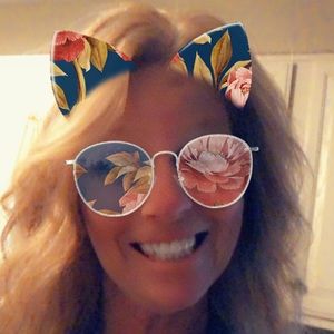 Meet your Posher, Marci